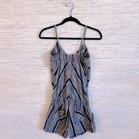 Billabong Romper | SIZE M - Picture 2 of 4